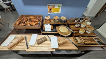 Daily buffet breakfast (EUR 18 per person)