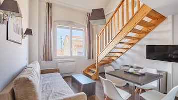 Estudio superior (2 People) | Ropa de cama de alta calidad y caja de seguridad en la habitación