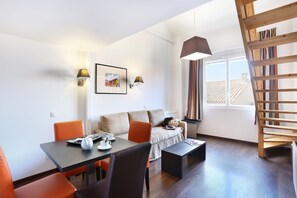 高档床上用品、客房内保险箱、遮光窗帘、隔音