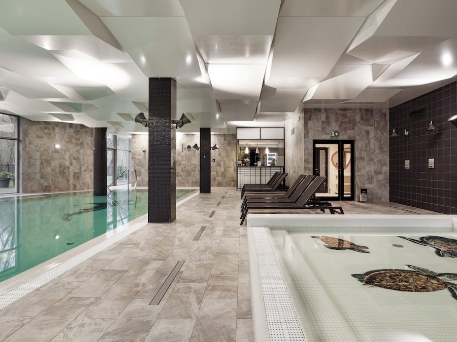 Indoor pool, sun loungers, lifeguards on site