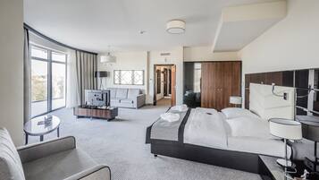 Exclusive Apartment, 2 Bedrooms, Terrace | 2 bedrooms, hypo-allergenic bedding, minibar, in-room safe
