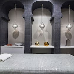 Salas de tratamiento para parejas, un sauna, baño turco/hammam