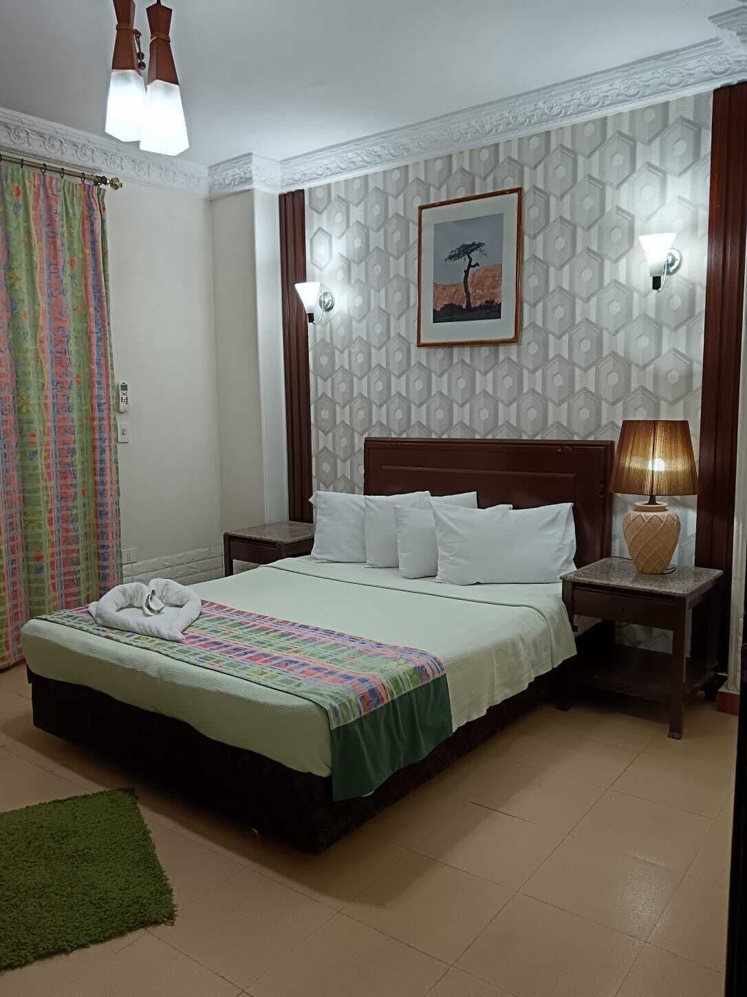 Egyptian cotton sheets, premium bedding, Select Comfort beds, minibar