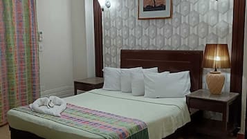 Egyptian cotton sheets, premium bedding, Select Comfort beds, minibar