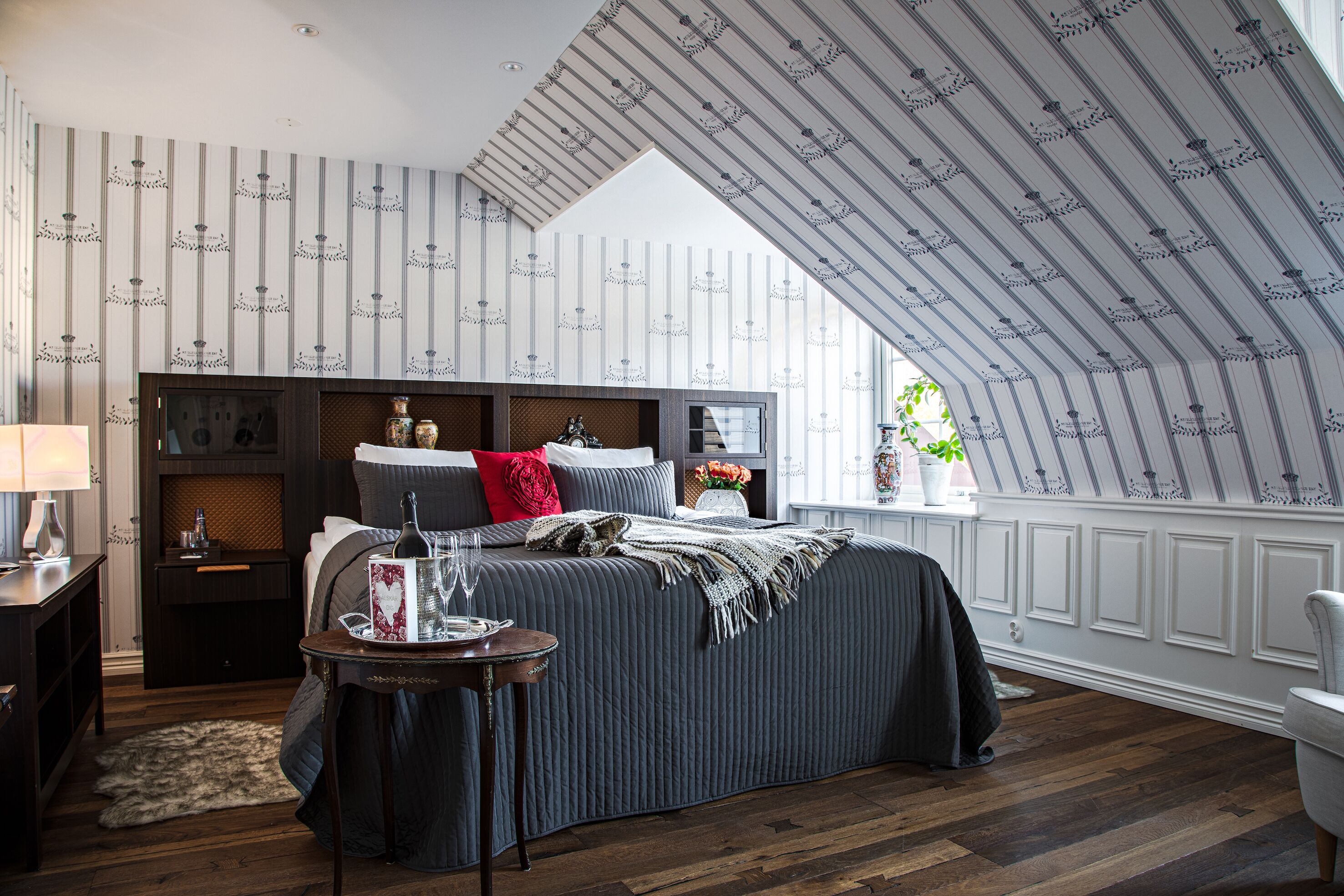 royal suite | individually decorated, individually furnished, soundproofing