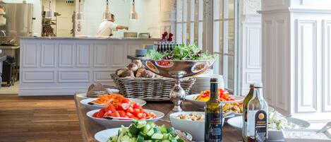 Mittagessen und Abendessen, internationale KĂŒche