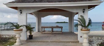 The Royal Kensington Villa