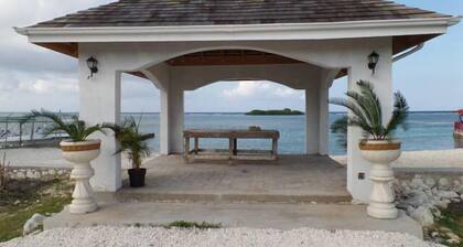 The Royal Kensington Villa