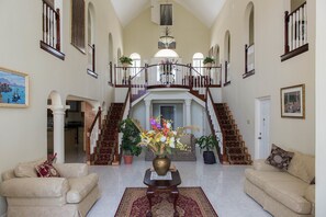 Comfort-Villa, 5 Schlafzimmer, Küche, Meerblick | 5 Schlafzimmer, hochwertige Bettwaren, Bügeleisen/Bügelbrett