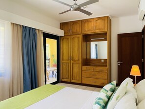 1 多间卧室、客房内保险箱、免费 WiFi、床单