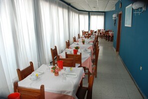 Daily continental breakfast for a fee - Hotel Olympia (Las Palmas de Gran Canaria)