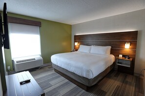 Down comforters, in-room safe, desk, iron/ironing board