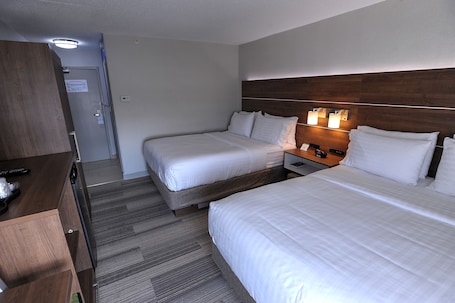 Holiday Inn Express Suites Toronto Airport West, an IHG Hotel - Image 9