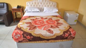 Superior Double Room | Desk, blackout drapes, free WiFi, bed sheets