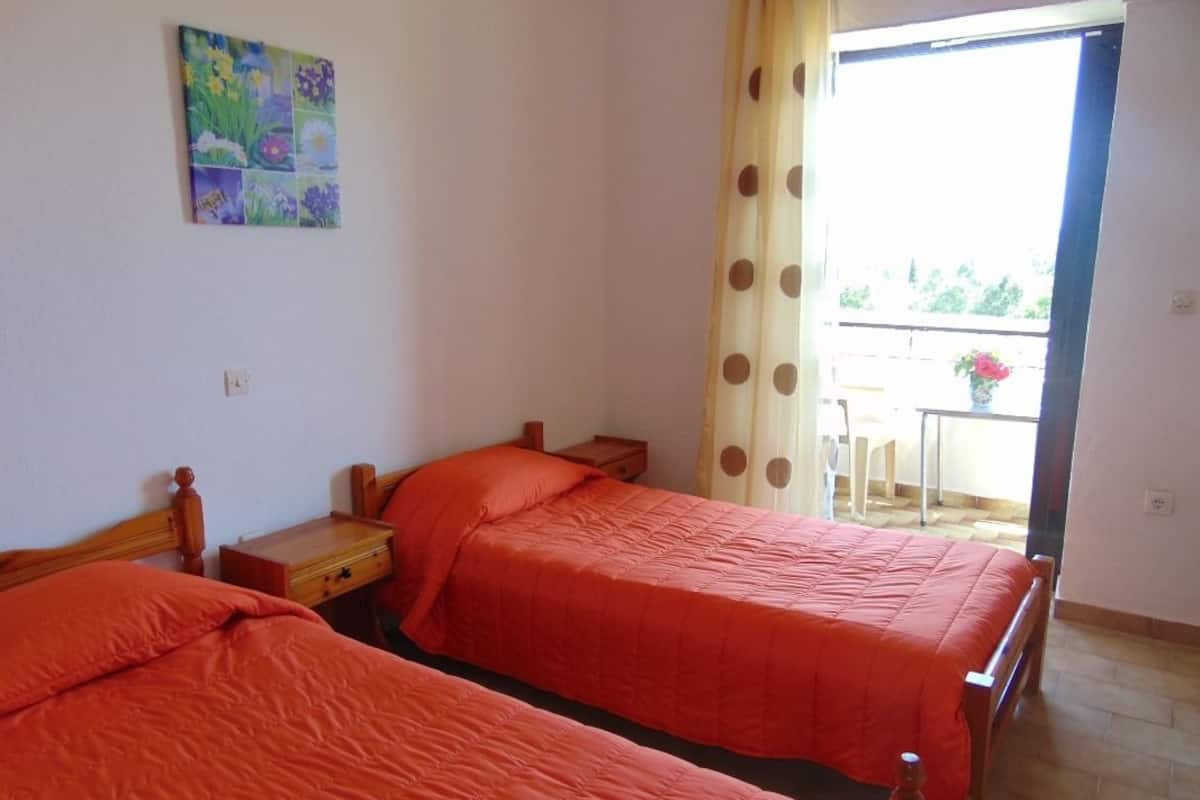 Egyptian cotton sheets, iron/ironing board (on request), free WiFi