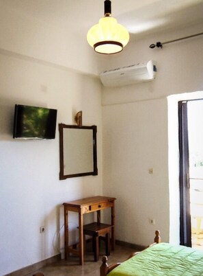 Studio | Living area