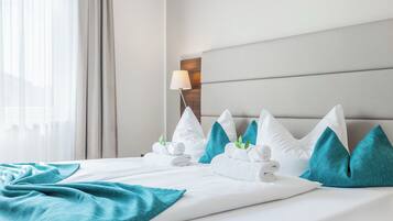 Allergikerbettwaren, Minibar, Zimmersafe, Schreibtisch