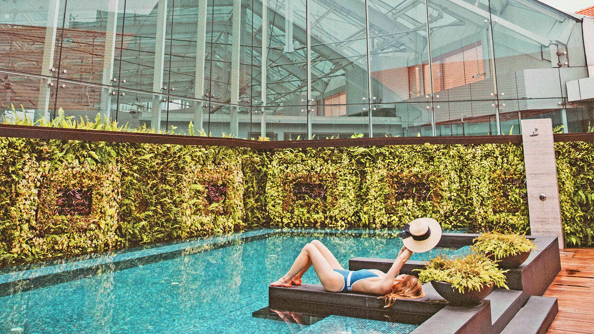 Outdoor pool, pool loungers