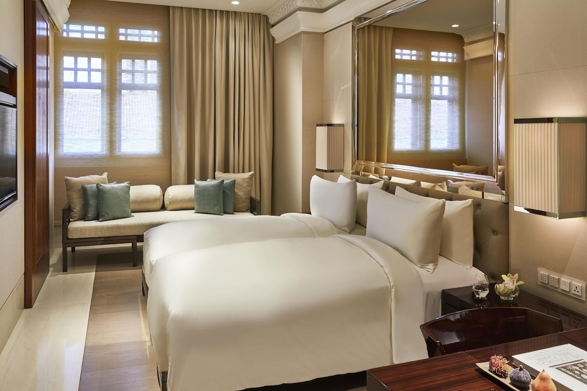Frette Italian sheets, premium bedding, down comforters