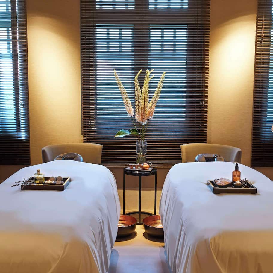 Couples treatment rooms, steam room, body treatments, aromatherapy