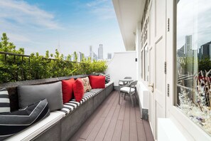 Chambre Deluxe, 1 très grand lit, terrasse | Terrasse/Patio