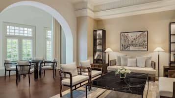 Suite (Heritage) | Frette Italian sheets, premium bedding, down comforters