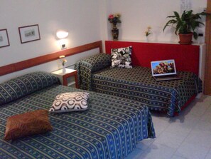 Triple Room | In-room safe, cots/infant beds, free WiFi - Hotel Melita (Rimini)