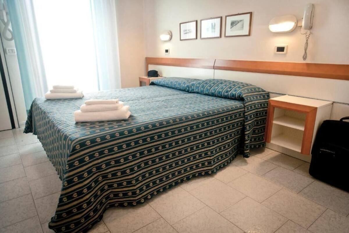 Double Room Single Use | In-room safe, cribs (surcharge), WiFi (free)