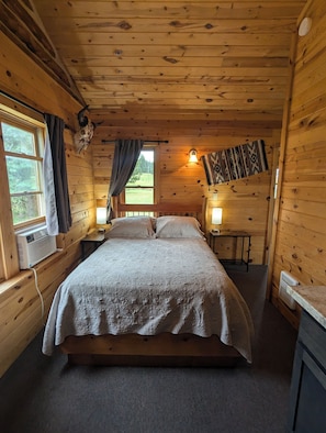 Chalet rustique (Number 2) | Rideaux dâobscurcissement, literie fournie