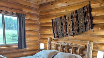Cabin (Number 5) | Blackout drapes, bed sheets