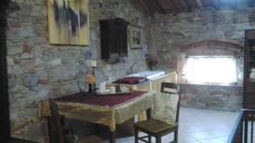 Coffee/tea maker, electric kettle