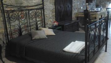 Schreibtisch, kostenlose Babybetten, Zustellbetten, kostenloses WLAN