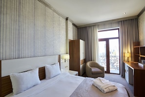 TV - Boulevard Side Hotel (Baku)