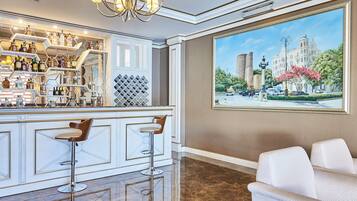 Lobby lounge