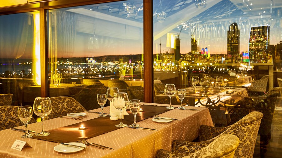 Boulevard Side Hotel