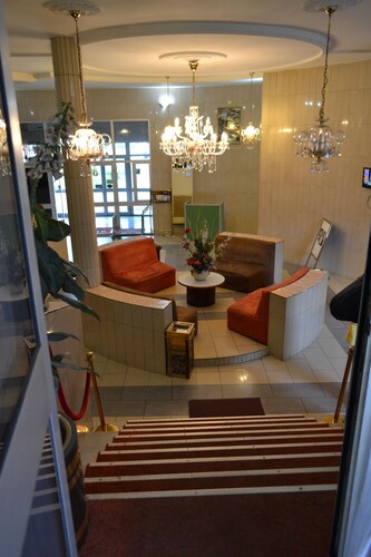 Peninsula Plaza Hotel