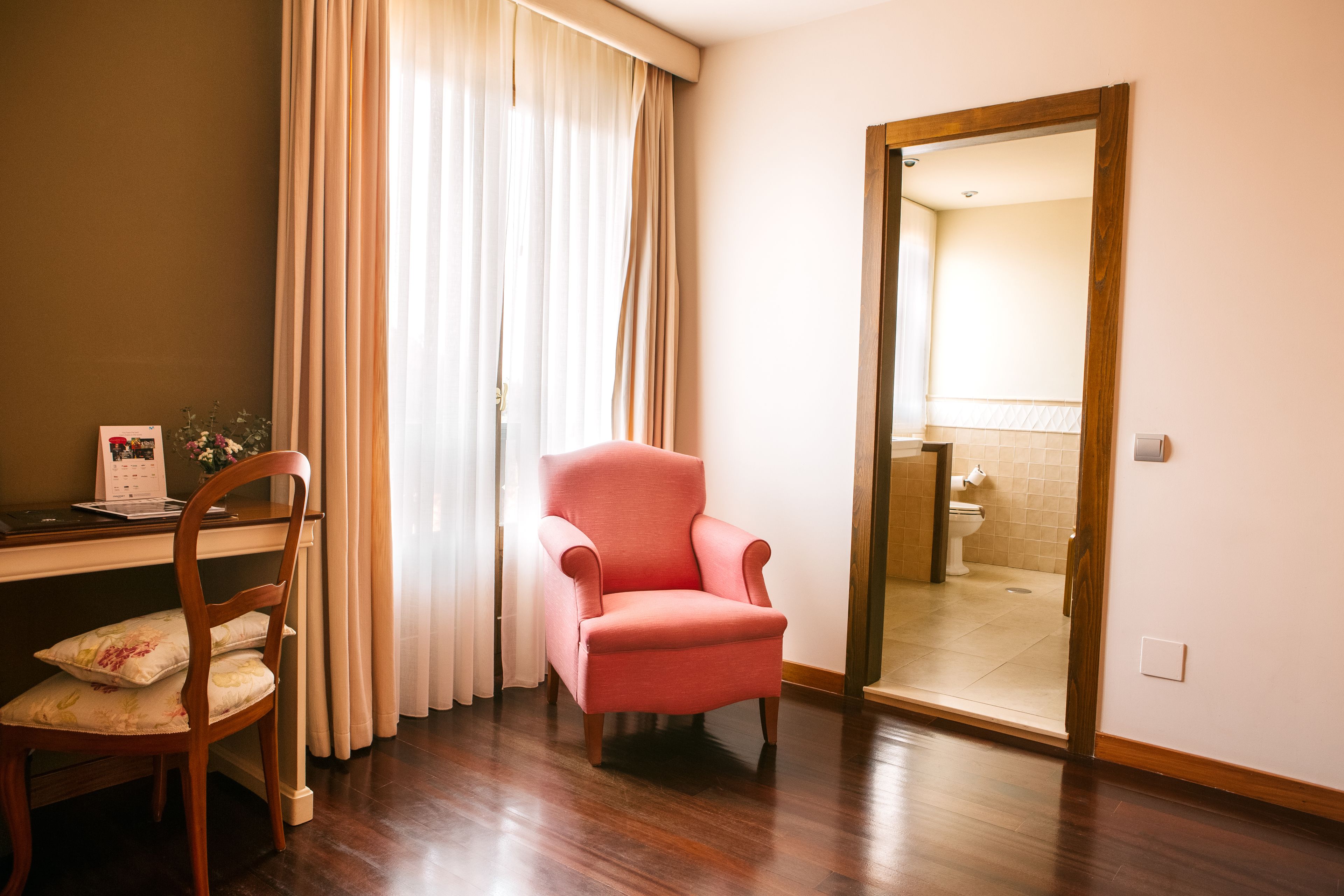 classic double room | premium bedding, minibar, in-room safe, desk