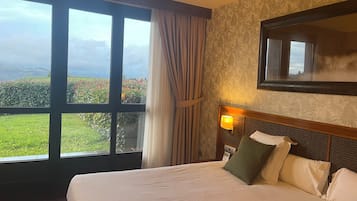 Ropa de cama de alta calidad y minibar