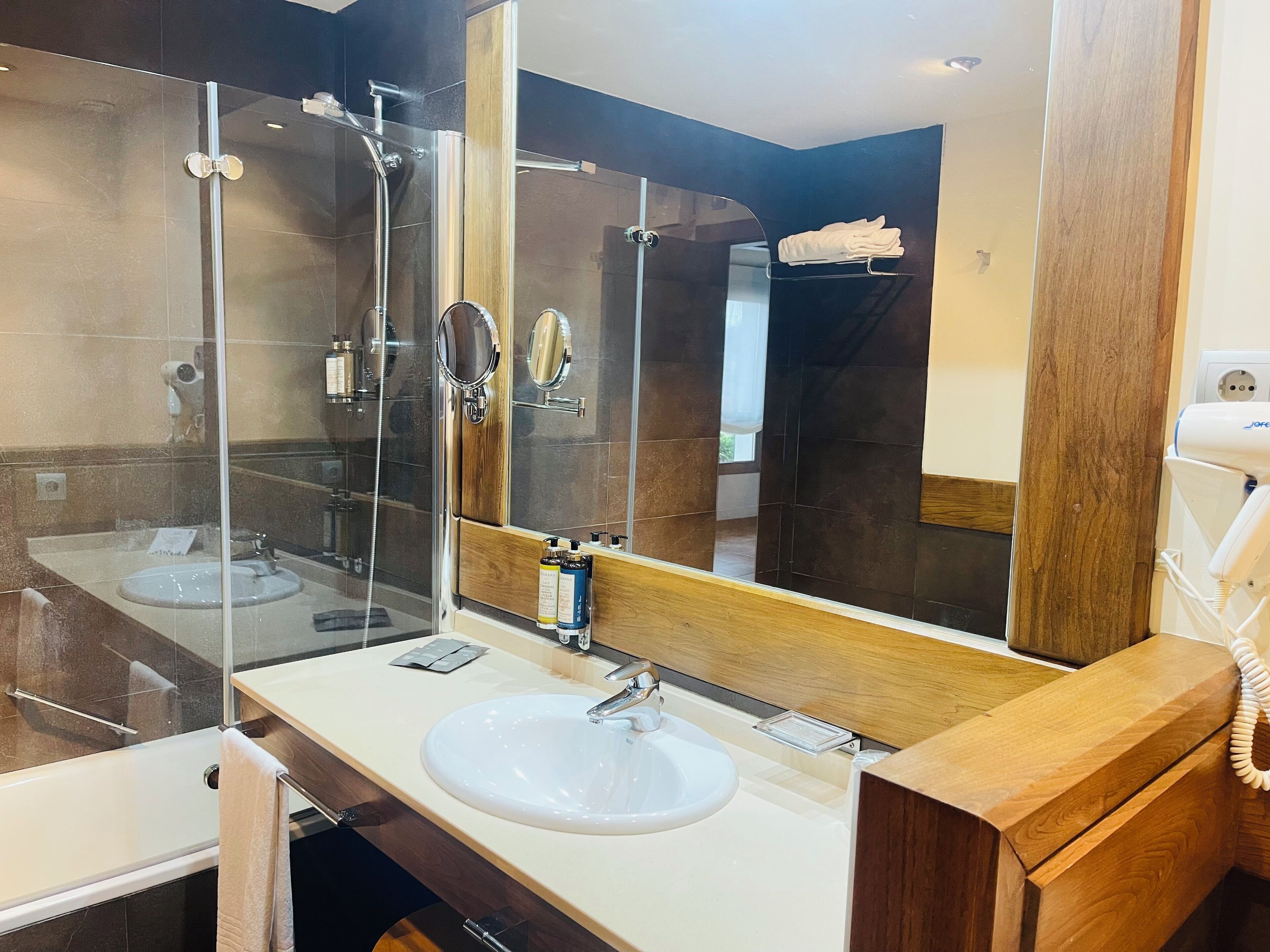 panoramic double room, mountain view (nature panoramic) | premium bedding, minibar, in-room safe, desk