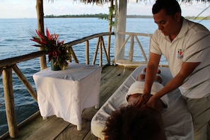 Massages on the beach - Amatique Bay Hotel (Puerto Barrios)