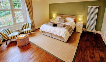 Con stile personalizzato, con arredamento individuale, tende oscuranti