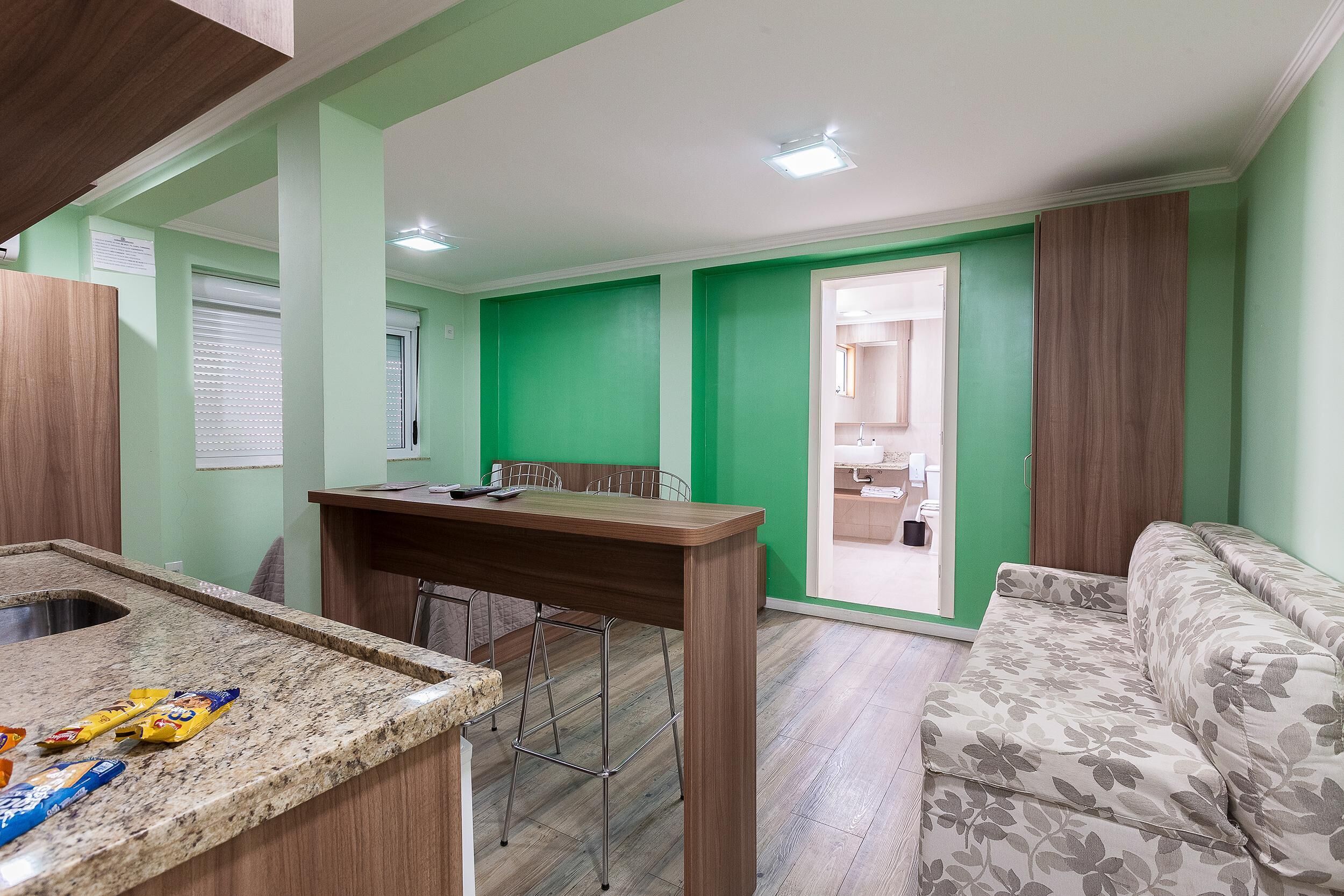 المنشأة من الداخل