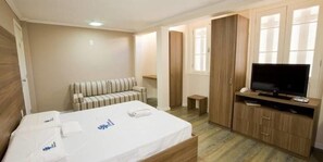 Blackout drapes, soundproofing, free WiFi, bed sheets