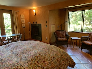 Romantic Loft, 1 Queen Bed, Hot Tub, Garden Area | Premium bedding, down comforters, pillowtop beds, individually decorated