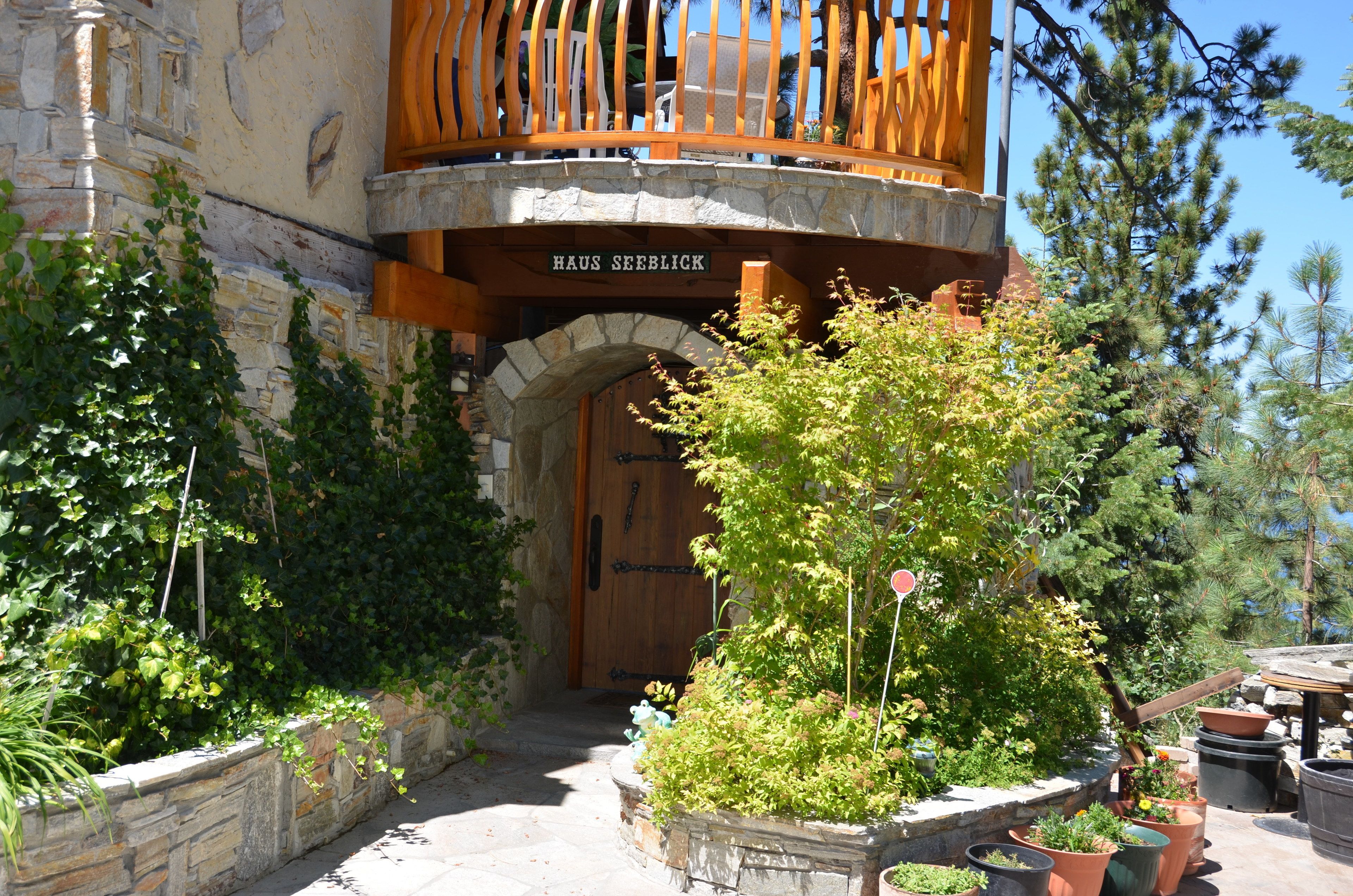 숙박 시설 입구