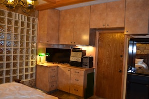 Tuscany Suite | Bathroom | Free toiletries, hair dryer, towels