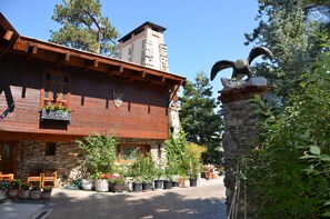 Front of property - Where Eagles Fly Bed & Breakfast (Zephyr Cove)