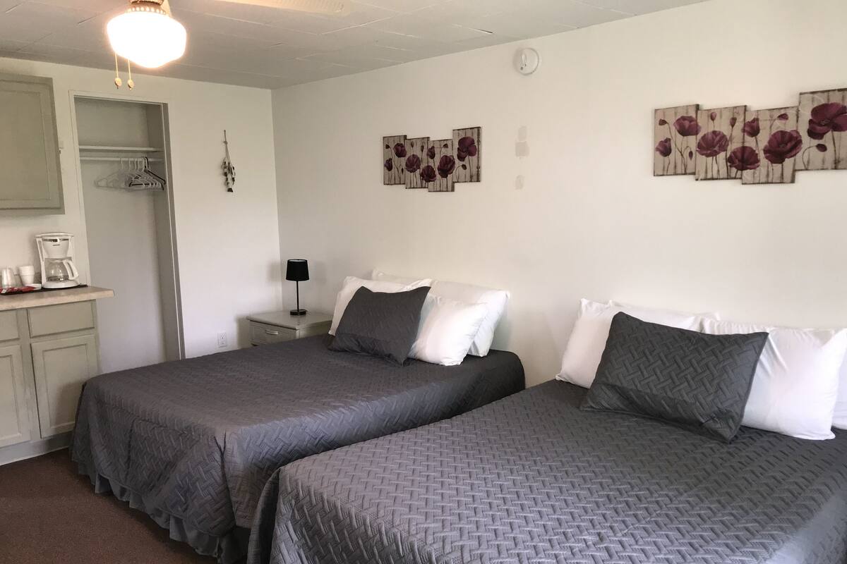 Standard Room, 2 Double Beds | Premium bedding, WiFi (free)