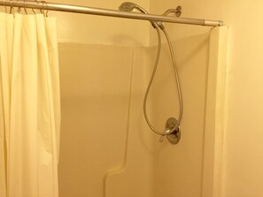 Bathroom shower - Three Rivers Motel (Homosassa)