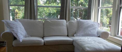 Romantic Suite, 1 Bedroom | Living area